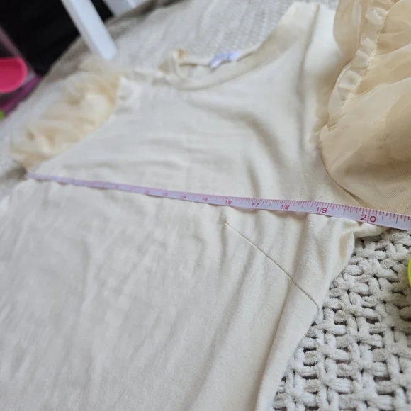 TCEC | Large | Ivory Tulle Ruffle Sleeve Top - Picture 8 of 9
